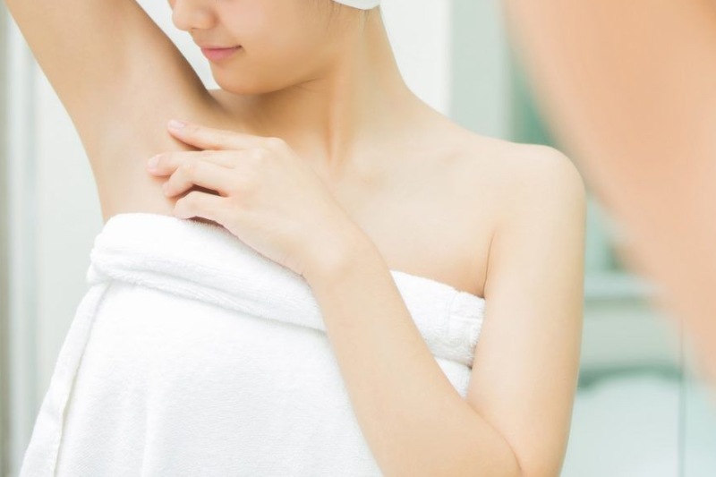 Cách trị hôi nách bằng giấm táo