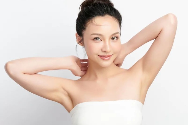 tẩy lông nách bằng kem đánh răng